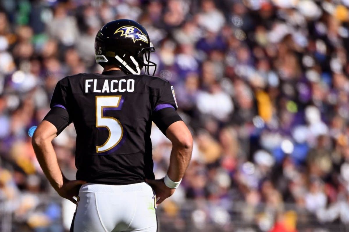 ravens-qb-joe-flacco-has-hip-injury-lamar-jackson-on-standby